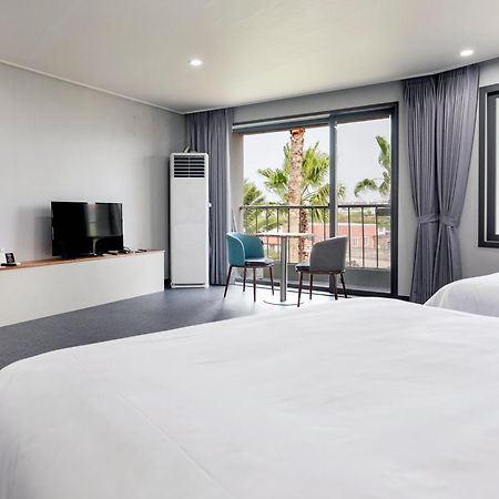 Aewol Stay In Jeju Hotel&Resort Exterior photo