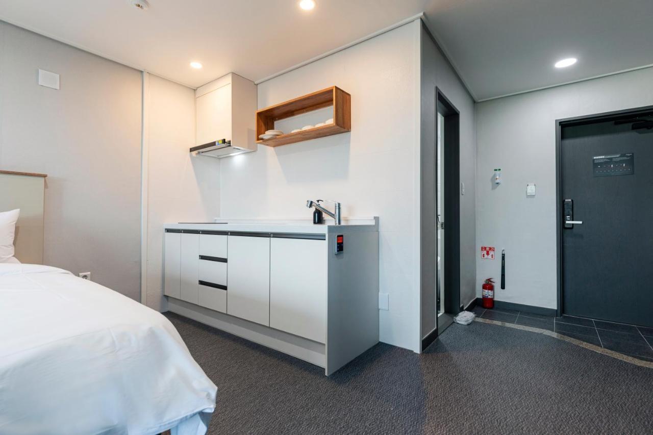 Aewol Stay In Jeju Hotel&Resort Exterior photo