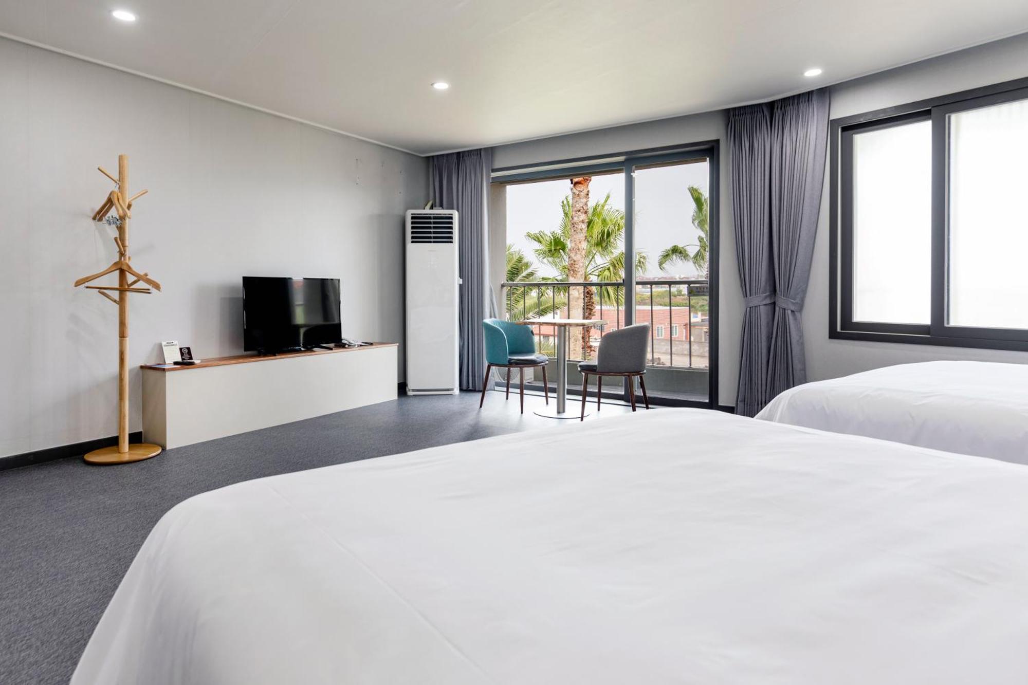 Aewol Stay In Jeju Hotel&Resort Exterior photo