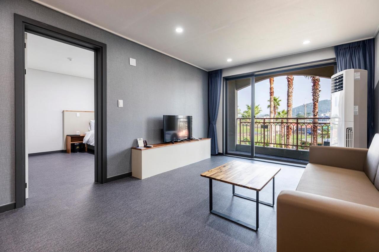 Aewol Stay In Jeju Hotel&Resort Exterior photo