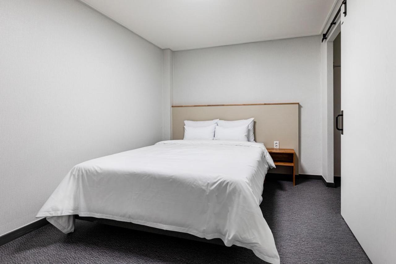 Aewol Stay In Jeju Hotel&Resort Exterior photo