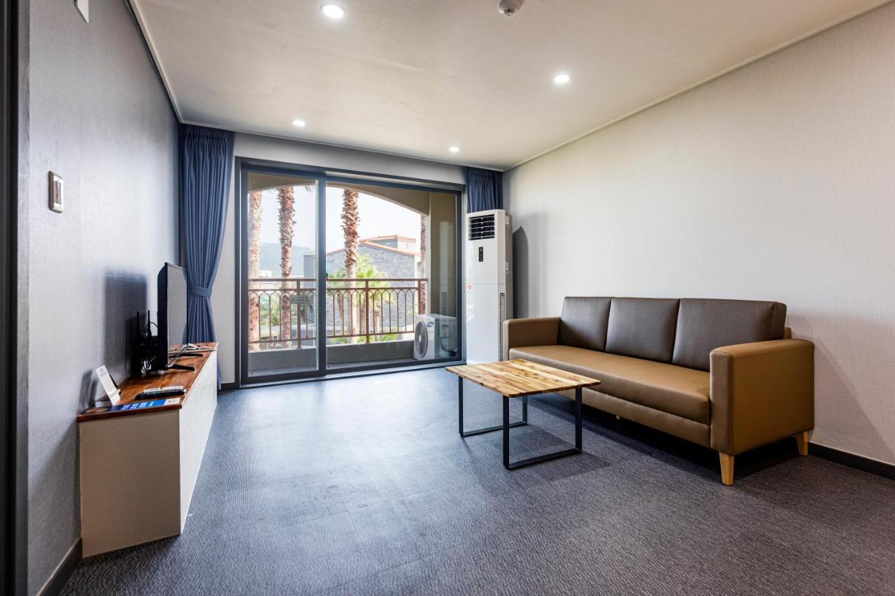 Aewol Stay In Jeju Hotel&Resort Exterior photo