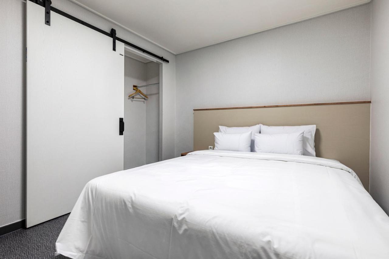 Aewol Stay In Jeju Hotel&Resort Exterior photo