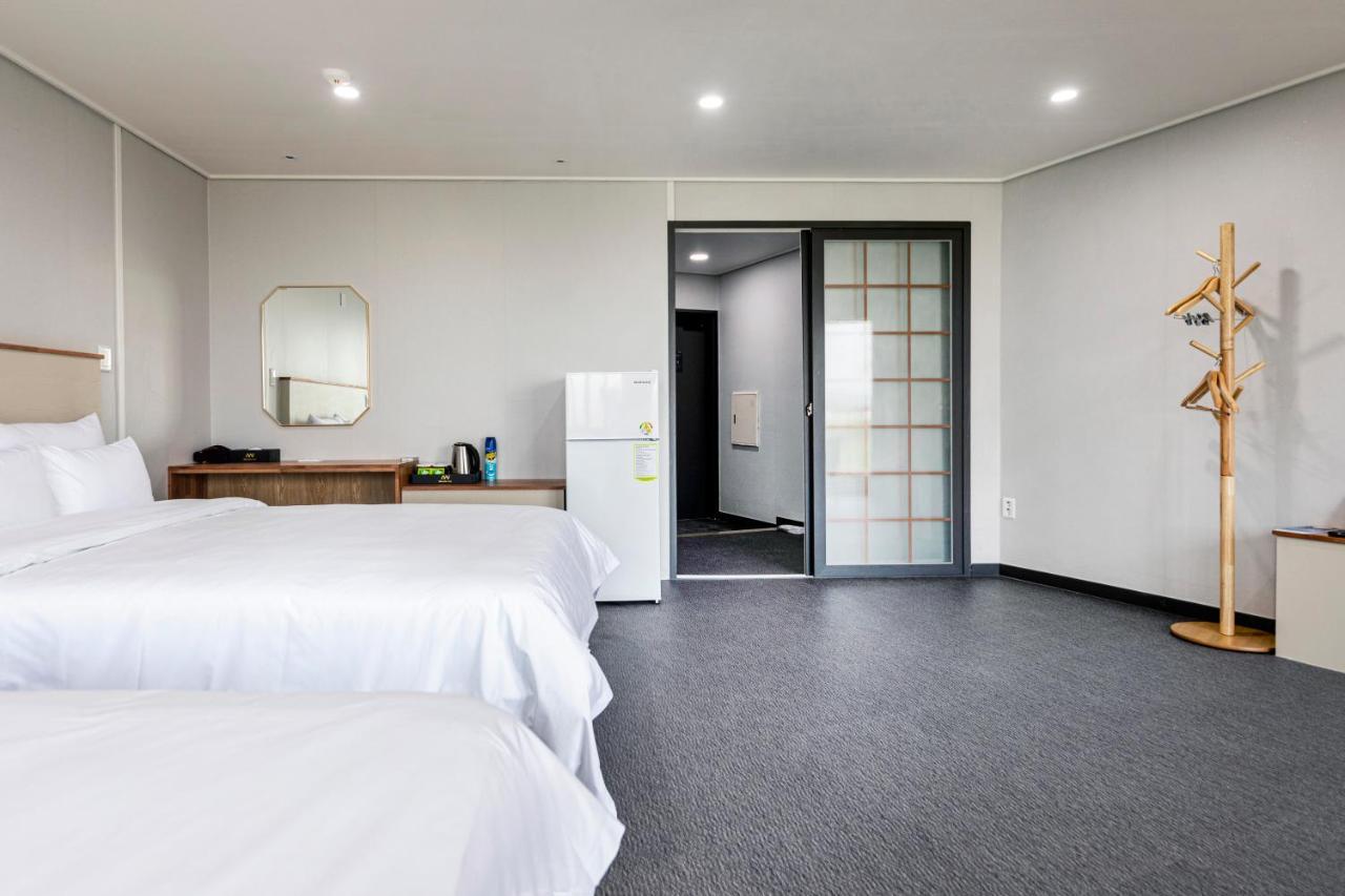 Aewol Stay In Jeju Hotel&Resort Exterior photo