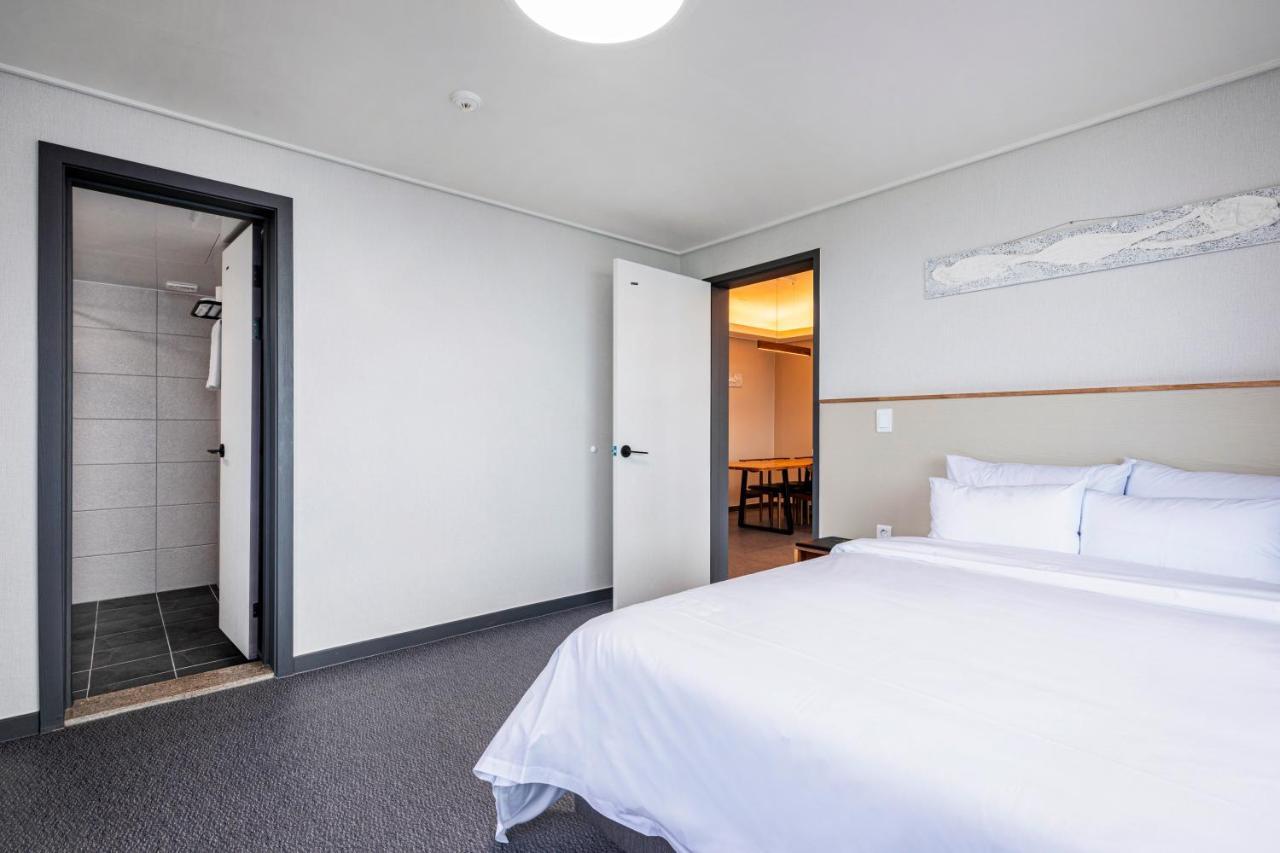 Aewol Stay In Jeju Hotel&Resort Exterior photo