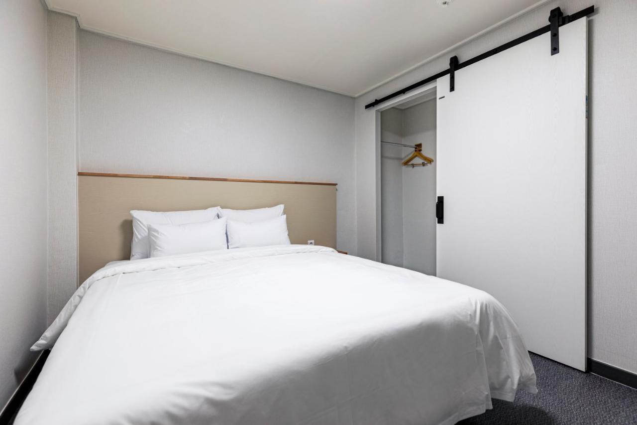 Aewol Stay In Jeju Hotel&Resort Exterior photo