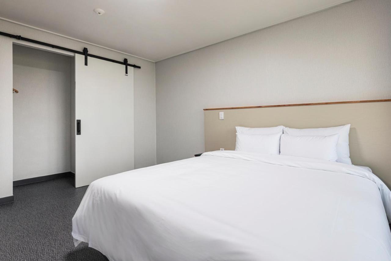 Aewol Stay In Jeju Hotel&Resort Exterior photo