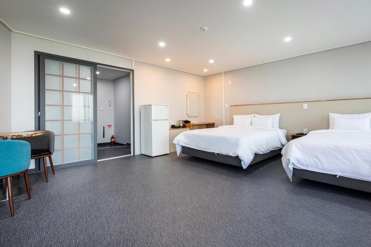 Aewol Stay In Jeju Hotel&Resort Exterior photo